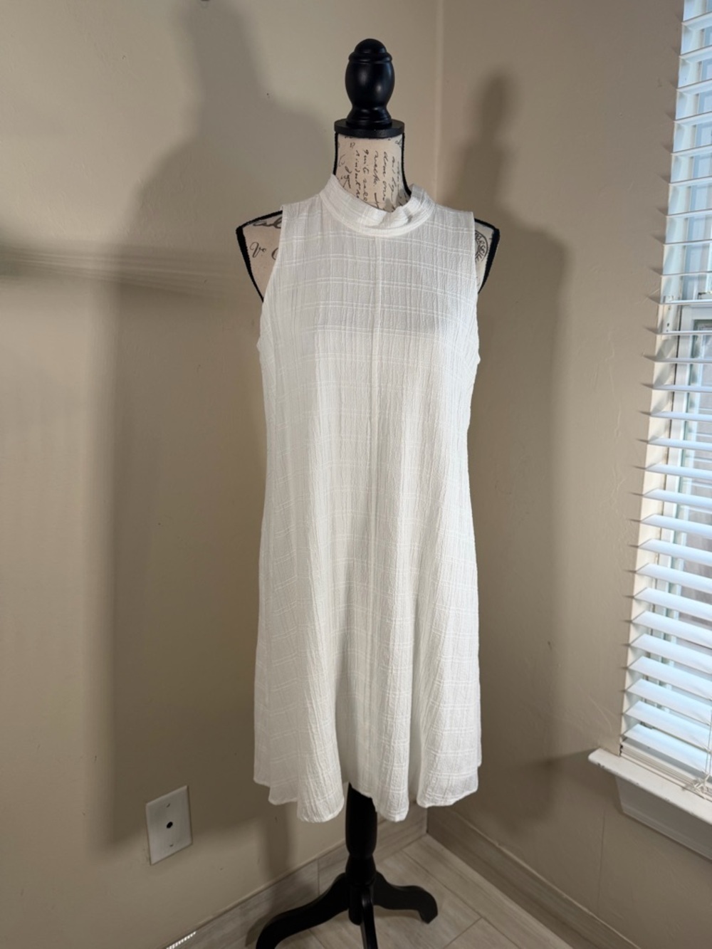 Calvin Klein White Sleeveless Mini Shift Dress